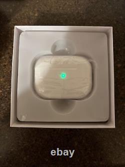 AirPods Pro 2nd Generation with MagSafe Wireless Charging Case White