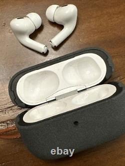 AirPods Pro (2nd generation) with MagSafe Charging Case (Lightning)