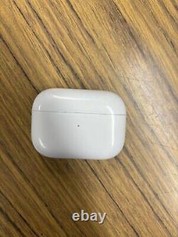 Apple AirPods Pro 2nd Generation Earbuds & Magsafe Wireless Charging Case White