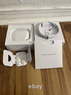 Apple AirPods Pro (2nd Generation) with MagSafe Wireless Charging Case White