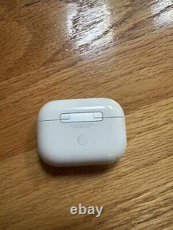 Apple AirPods Pro 2nd Generation with Wireless Charging Case USB MWP22AM/A