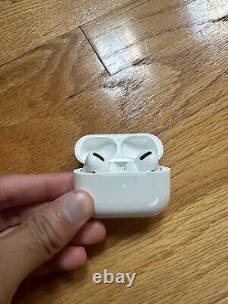 Apple AirPods Pro 2nd Generation with Wireless Charging Case USB MWP22AM/A