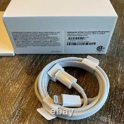 Apple AirPods Pro CIB MagSafe Wireless Charging Case AS IS- SOUND STATIC ISSUES