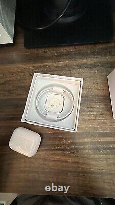 Apple AirPods Pro with MagSafe Wireless Charging Case White