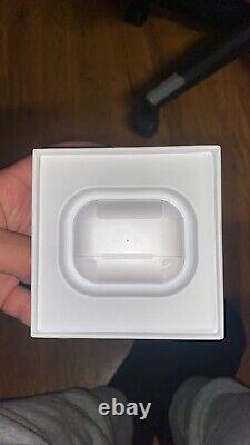 Apple AirPods Pro with Wireless Charging Case White