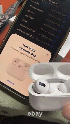 Apple AirPods Pro with Wireless Charging Case White