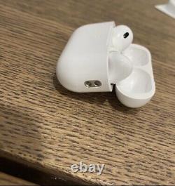 AirPods Pro 2ème génération d'Apple avec étui de chargement sans fil MagSafe blanc