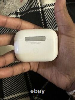 Apple AirPods Pro 2ème génération avec étui de chargement sans fil MagSafe Blanc