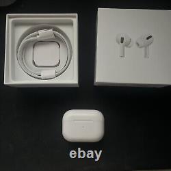 Apple AirPods Pro avec boîtier de chargement sans fil MagSafe Blanc