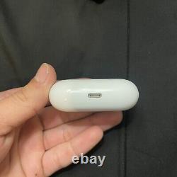 Apple AirPods Pro avec étui de chargement sans fil MagSafe Blanc