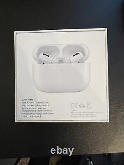 Apple AirPods Pro avec étui de chargement sans fil MagSafe blanc