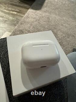 Apple AirPods Pro de 2e génération avec boîtier de charge sans fil MagSafe (USB-C)