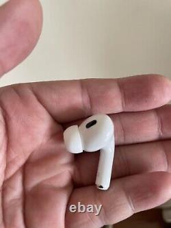 Apple AirPods Pro de 2e génération avec étui de chargement sans fil MagSafe (USB-C)
