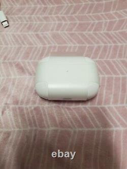 Apple Airpods Pro (2e génération) avec étui de chargement sans fil Magsafe & blanc