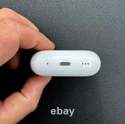 'Apple Airpods Pro (2ème génération) avec boîtier de charge sans fil Magsafe et blanc'