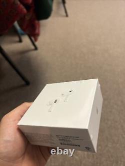 Écouteurs Apple AirPods Pro 2ème génération avec boîtier de chargement sans fil MagSafe blanc