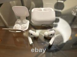 Écouteurs Apple AirPods Pro de 2e génération avec boîtier de recharge sans fil MagSafe blanc