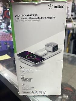 Pad de charge sans fil Belkin BOOST? CHARGE PRO 3-en-1 avec MagSafe pour Apple